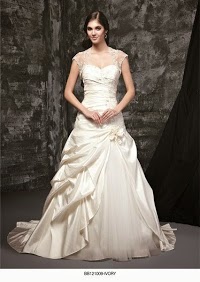 Eleganza Gowns 1088859 Image 4